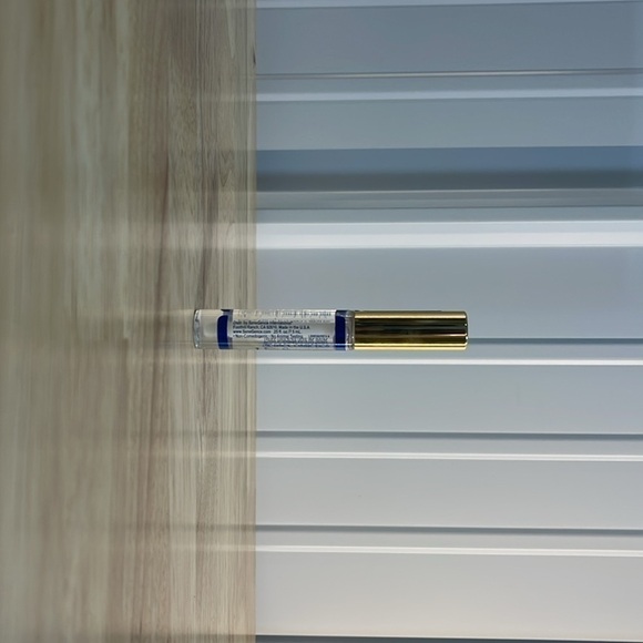 LipSence by SeneGence Moisturizing Gloss - Picture 4 of 4